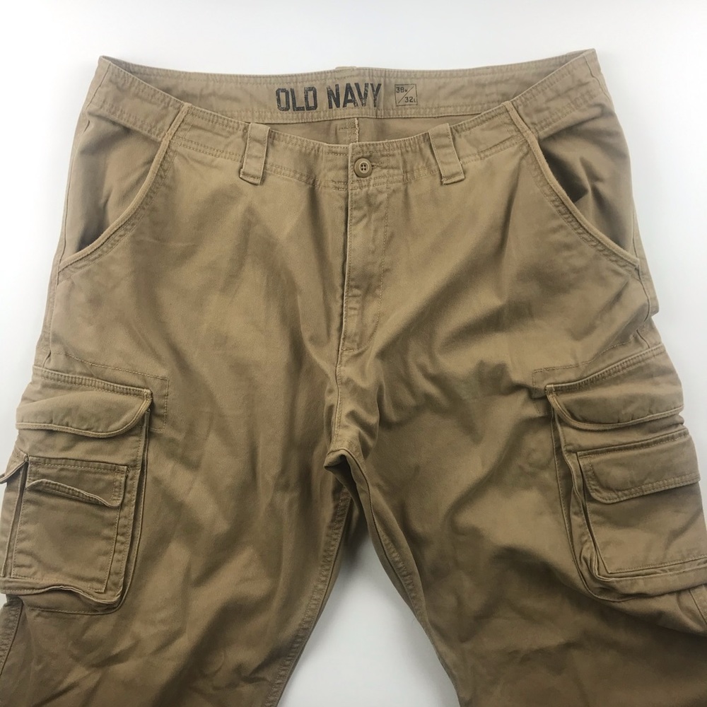 MENS - OLD NAVY MILTI-POCKET KHAKIS (38 X 32)